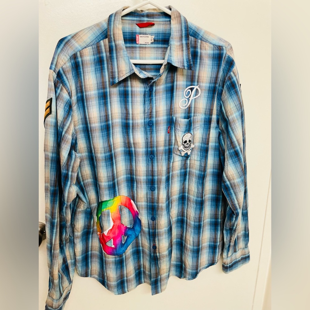 Vintage Levi'squality clothing Plaid Skull with Various Patches shirts